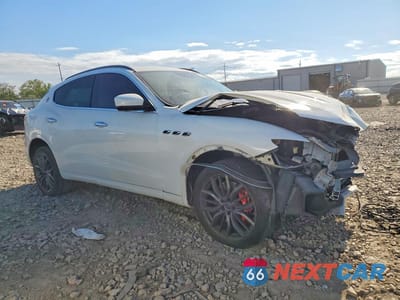 Czwarte zdjęcie samochodu z boku: 2018 MASERATI LEVANTE S SPORT VIN:ZN661YUS8JX292005 - miniatura