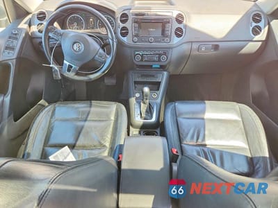 Zdjęcie 8 z 13 samochodu: 2012 VOLKSWAGEN TIGUAN S VIN:WVGAV7AX3CW006303 - miniatura