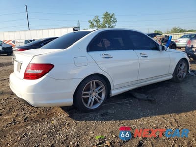 Trzecie zdjęcie samochodu z tyłu: 2014 MERCEDES-BENZ C 250 VIN:WDDGF4HB3EG252937 - miniatura