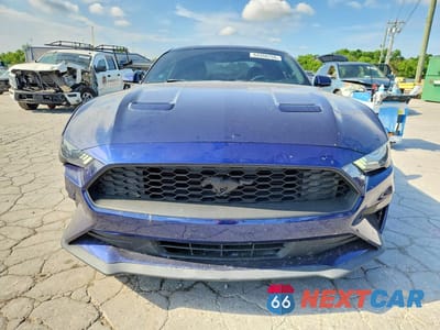 Piąte zdjęcie samochodu w środku: 2018 FORD MUSTANG VIN:1FA6P8TH9J5165397 - miniatura