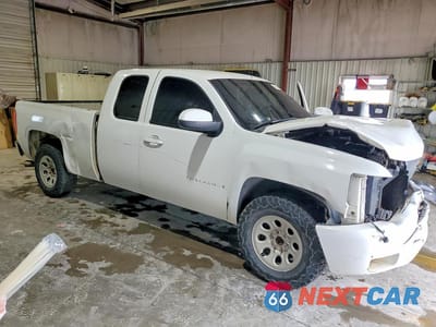 Czwarte zdjęcie samochodu z boku: 2008 CHEVROLET SILVERADO C1500 VIN:1GCEC19J18Z103580 - miniatura