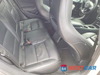 Zdjęcie 10 z 12 samochodu: 2018 MERCEDES-BENZ CLA 250 4MATIC VIN:WDDSJ4GB2JN514950 - miniatura