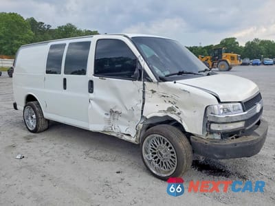 Czwarte zdjęcie samochodu z boku: 2003 CHEVROLET EXPRESS G1500 VIN:1GCFG15X731208053 - miniatura