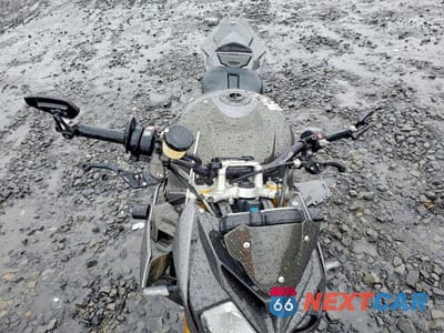 Piąte zdjęcie samochodu w środku: 2014 BMW S 1000 R VIN:WB10D1209EZ198973 - miniatura