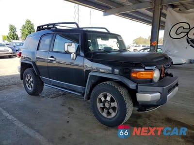 Czwarte zdjęcie samochodu z boku: 2007 TOYOTA FJ CRUISER BASE VIN:JTEBU11F970059284 - miniatura