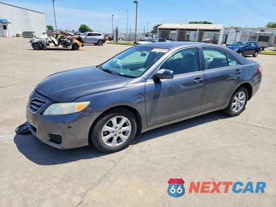 2011 TOYOTA CAMRY LE 4T1BF3EKXBU772483 - główne zdjęcie licytacji z USA - miniatura
