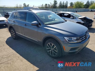 Czwarte zdjęcie samochodu z boku: 2021 VOLKSWAGEN TIGUAN SE VIN:3VV2B7AX1MM147391 - miniatura
