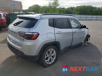 Trzecie zdjęcie samochodu z tyłu: 2025 JEEP COMPASS LATITUDE VIN:3C4NJDBN6ST592951 - miniatura
