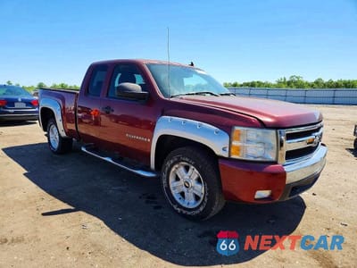 Czwarte zdjęcie samochodu z boku: 2008 CHEVROLET SILVERADO K1500 VIN:2GCEK190281218577 - miniatura