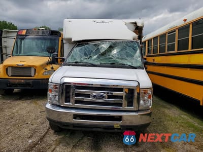 Piąte zdjęcie samochodu w środku: 2019 FORD ECONOLINE E450 SUPER DUTY CUTAWAY VAN VIN:1FDXE4FS7KDC39598 - miniatura