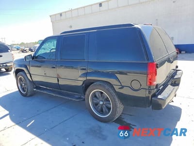 Drugie zdjęcie samochodu z przodu: 2000 GMC YUKON DENALI VIN:1GKEK13R8YR107177 - miniatura