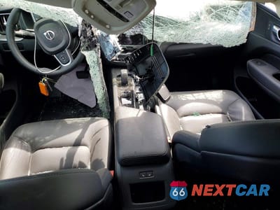 Zdjęcie 8 z 12 samochodu: 2025 VOLVO XC60 CORE VIN:YV4M12RJ1S1216102 - miniatura