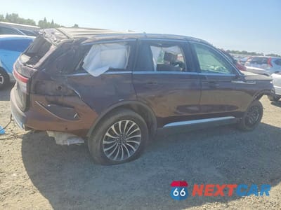 Trzecie zdjęcie samochodu z tyłu: 2020 LINCOLN AVIATOR RESERVE VIN:5LM5J7XC3LGL06786 - miniatura
