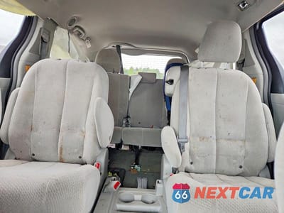 Zdjęcie 10 z 13 samochodu: 2013 TOYOTA SIENNA LE VIN:5TDKK3DCXDS390973 - miniatura