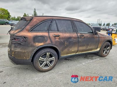 Trzecie zdjęcie samochodu z tyłu: 2022 MERCEDES-BENZ GLC 300 VIN:W1N0G8DB3NV328408 - miniatura