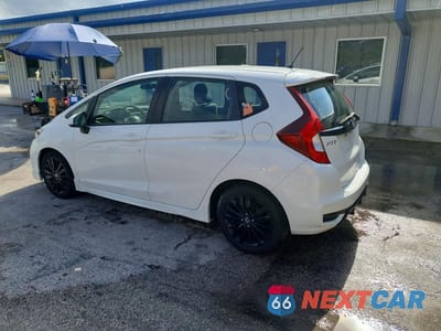 Drugie zdjęcie samochodu z przodu: 2018 HONDA FIT SPORT VIN:3HGGK5G60JM706790 - miniatura