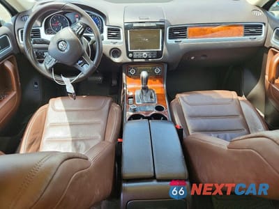 Zdjęcie 8 z 13 samochodu: 2014 VOLKSWAGEN TOUAREG V6 TDI VIN:WVGEP9BP2ED015093 - miniatura