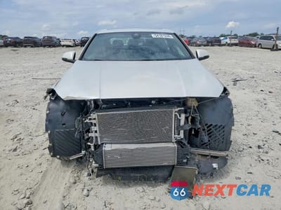 Piąte zdjęcie samochodu w środku: 2024 BMW 228XI VIN:WBA73AK08R7R50889 - miniatura