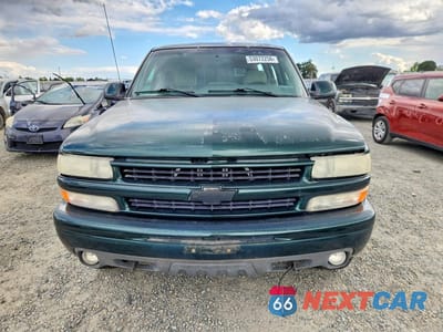 Piąte zdjęcie samochodu w środku: 2001 CHEVROLET SUBURBAN K1500 VIN:3GNFK16T91G272191 - miniatura