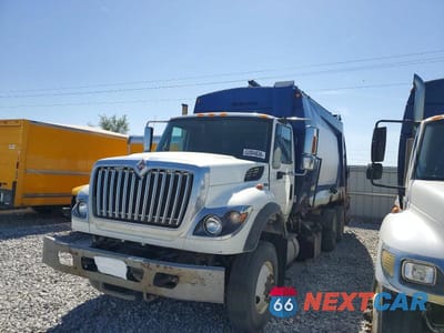 Drugie zdjęcie samochodu z przodu: 2011 INTERNATIONAL 7400 REFUSE TRUCK VIN:1HTWGAAT5BJ424746 - miniatura