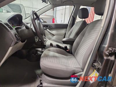 Zdjęcie 7 z 12 samochodu: 2007 FORD FOCUS ZX4 VIN:1FAFP34N87W178314 - miniatura