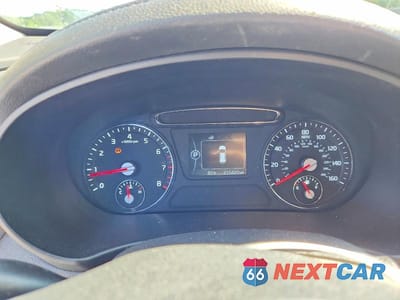 Zdjęcie 9 z 12 samochodu: 2016 KIA SORENTO EX VIN:5XYPHDA12GG137175 - miniatura