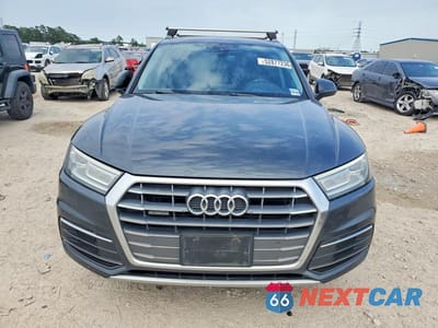Piąte zdjęcie samochodu w środku: 2020 AUDI Q5 PREMIUM VIN:WA1ANAFY2L2019385 - miniatura