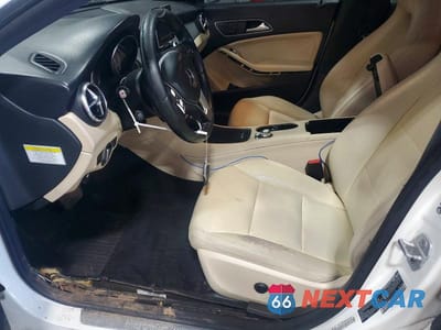 Zdjęcie 7 z 12 samochodu: 2014 MERCEDES-BENZ CLA 250 VIN:WDDSJ4EB2EN044072 - miniatura