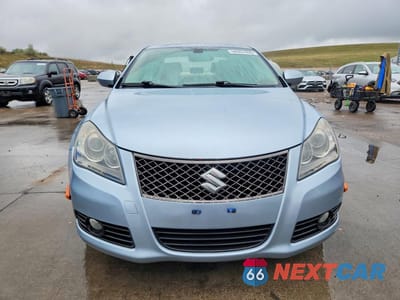 Piąte zdjęcie samochodu w środku: 2010 SUZUKI KIZASHI SLS VIN:JS2RF9A76A6100226 - miniatura