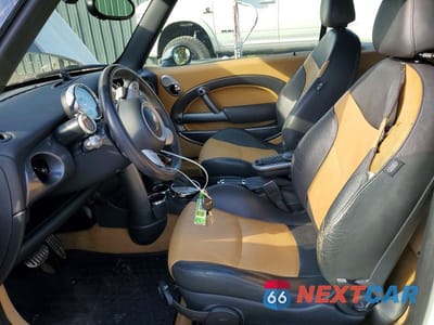 Zdjęcie 7 z 12 samochodu: 2007 MINI COOPER S VIN:WMWRH33587TL95446 - miniatura