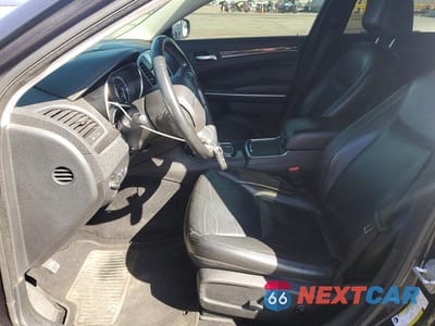 Zdjęcie 7 z 12 samochodu: 2019 CHRYSLER 300 TOURING VIN:2C3CCAAG7KH547940 - miniatura