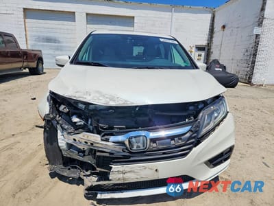 Piąte zdjęcie samochodu w środku: 2019 HONDA ODYSSEY EXL VIN:5FNRL6H73KB011078 - miniatura