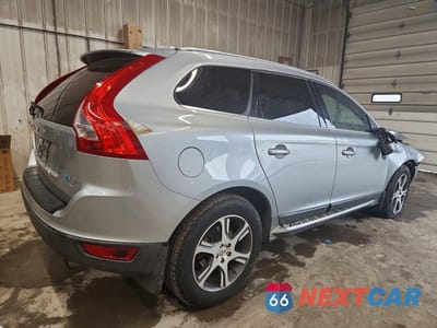 Trzecie zdjęcie samochodu z tyłu: 2011 VOLVO XC60 T6 VIN:YV4902DZ8B2135565 - miniatura