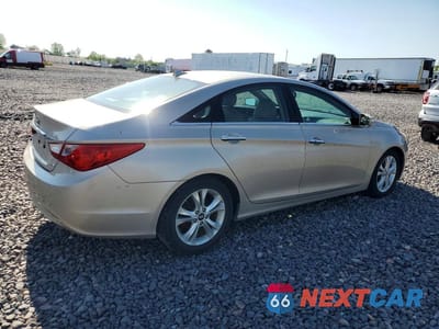 Trzecie zdjęcie samochodu z tyłu: 2011 HYUNDAI SONATA LIMITED VIN:5NPEC4AC3BH040348 - miniatura
