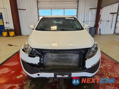 Piąte zdjęcie samochodu w środku: 2012 KIA SPORTAGE LX VIN:KNDPB3A21C7324399 - miniatura