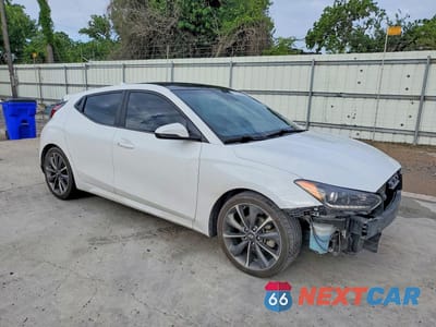 Czwarte zdjęcie samochodu z boku: 2020 HYUNDAI VELOSTER 2.0L PREMIUM VIN:KMHTG6AF4LU024843 - miniatura