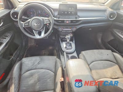Zdjęcie 8 z 12 samochodu: 2019 KIA FORTE S VIN:3KPF34AD7KE013140 - miniatura
