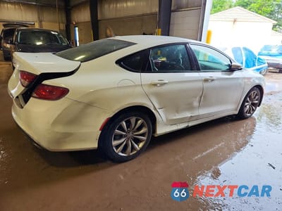 Trzecie zdjęcie samochodu z tyłu: 2015 CHRYSLER 200 S VIN:1C3CCCBBXFN637661 - miniatura