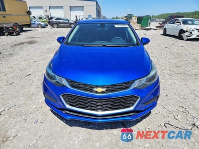 Piąte zdjęcie samochodu w środku: 2018 CHEVROLET CRUZE LT VIN:1G1BE5SM9J7246375 - miniatura
