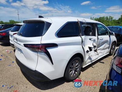 Trzecie zdjęcie samochodu z tyłu: 2024 TOYOTA SIENNA LE VIN:5TDKRKECXRS188016 - miniatura