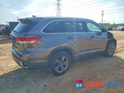Trzecie zdjęcie samochodu z tyłu: 2019 TOYOTA HIGHLANDER LIMITED PLATINUM VIN:5TDYZRFHXKS308884 - miniatura