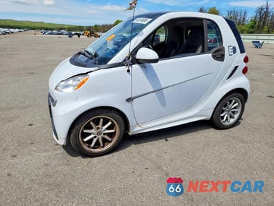 2016 SMART FORTWO WMEEJ9AA1GK842182 - główne zdjęcie licytacji z USA - miniatura