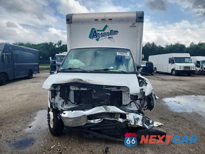 Piąte zdjęcie samochodu w środku: 2016 FORD E350 BOX TRUCK VIN:1FDWE3FL3GDC24022 - miniatura