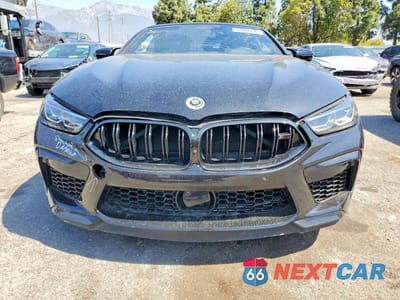 Piąte zdjęcie samochodu w środku: 2023 BMW M8 VIN:WBSDZ0C0XPCM22524 - miniatura
