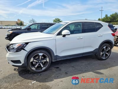 2019 VOLVO XC40 T5 MOMENTUM YV4162UK9K2148520 - główne zdjęcie licytacji z USA - miniatura