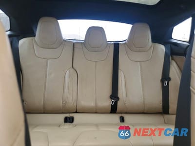 Zdjęcie 10 z 12 samochodu: 2016 TESLA MODEL S VIN:5YJSA1E20GF123881 - miniatura