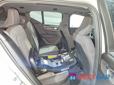 Zdjęcie 11 z 13 samochodu: 2024 VOLVO XC40 CORE VIN:YV4L12UK3R2238022 - miniatura