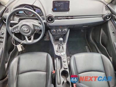 Zdjęcie 8 z 12 samochodu: 2020 TOYOTA YARIS HATCHBACK XLE VIN:3MYDLBJV0LY701017 - miniatura