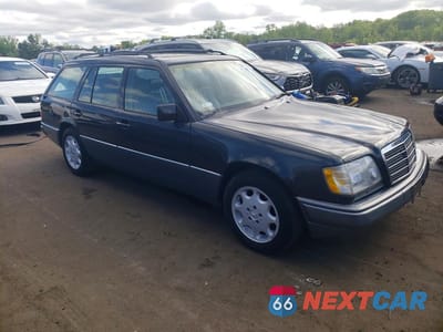 Czwarte zdjęcie samochodu z boku: 1994 MERCEDES-BENZ E 320 VIN:WDBEA92E4RF285312 - miniatura