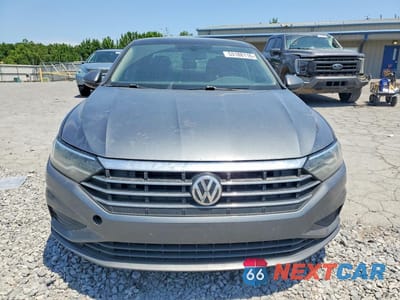 Piąte zdjęcie samochodu w środku: 2019 VOLKSWAGEN JETTA S VIN:3VWC57BU8KM041495 - miniatura